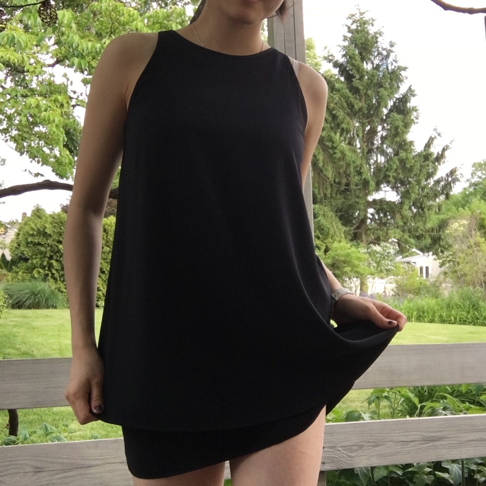 SIMPLE LITTLE BLACK DRESS